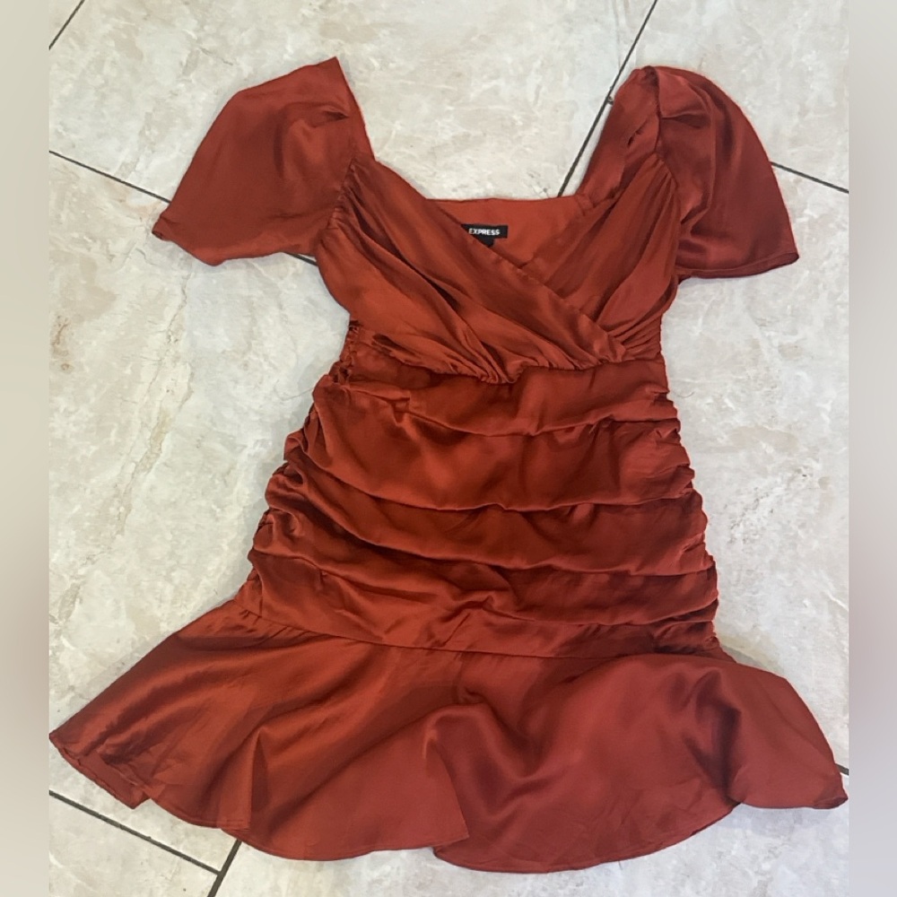 Express Rust Satin Puff-Sleeve Ruched Mini Dress - Picture 2 of 2